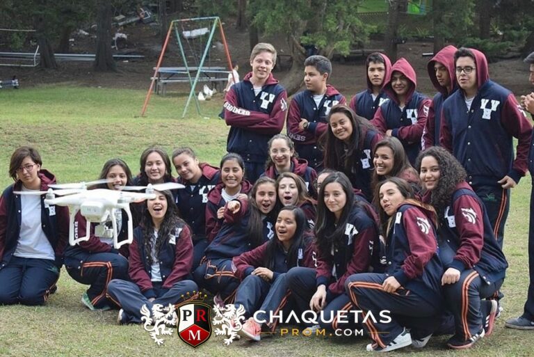 Modelos Varsity, Hoodies y Rompevientos